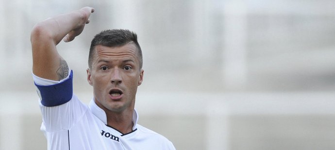 Václav Svěrkoš se rozčiluje v dresu Baníku v zápase proti Dukle