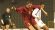 Milan Baroš v souboji s Philippem Clementem Milan Baroš v souboji s Philippem Clementem