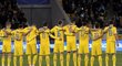 Fotbalisté Ukrajiny uctili před zahájením utkání baráže o postup na EURO 2016 minutou ticha oběti teroristických útoků z Paříže.