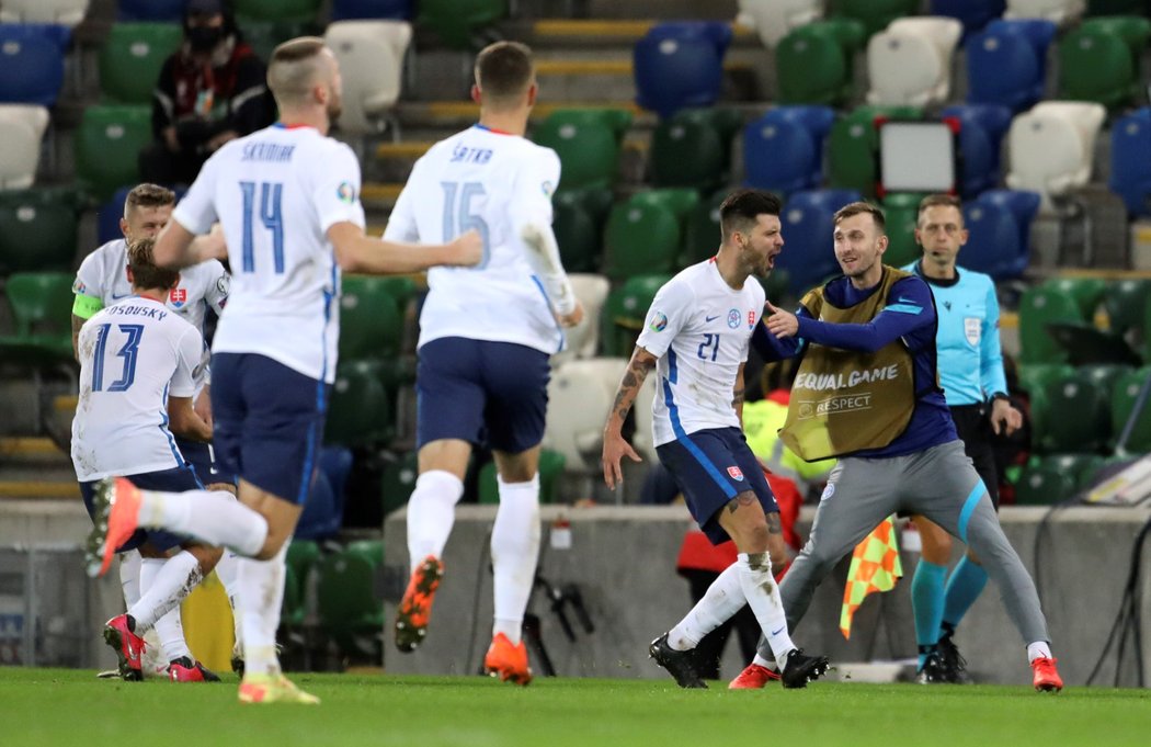 Michal Ďuriš vystřelil v prodloužení proti Severnímu Irsku fotbalistům Slovenska postup na EURO