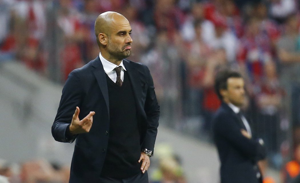 Trenér Bayernu Mnichov Josep Guardiola během odvetného utkání LM Bayernu s Barcelonou