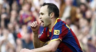 Iniesta se zranil, zmešká kvalifikaci a možná i zápas s Plzní