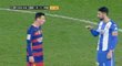 Lionel Messi a Álvaro González, kapitán Espaňolu, spolu měli menší incident