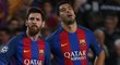 Zklamaní Lionel Messi a Luis Suárez po vyřazení od Juventusu ve čtvrtfinále Ligy mistrů