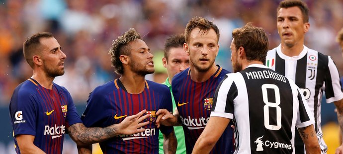 Roztržka mezi hráči Juventusu a Barcelony po faulu na Neymara