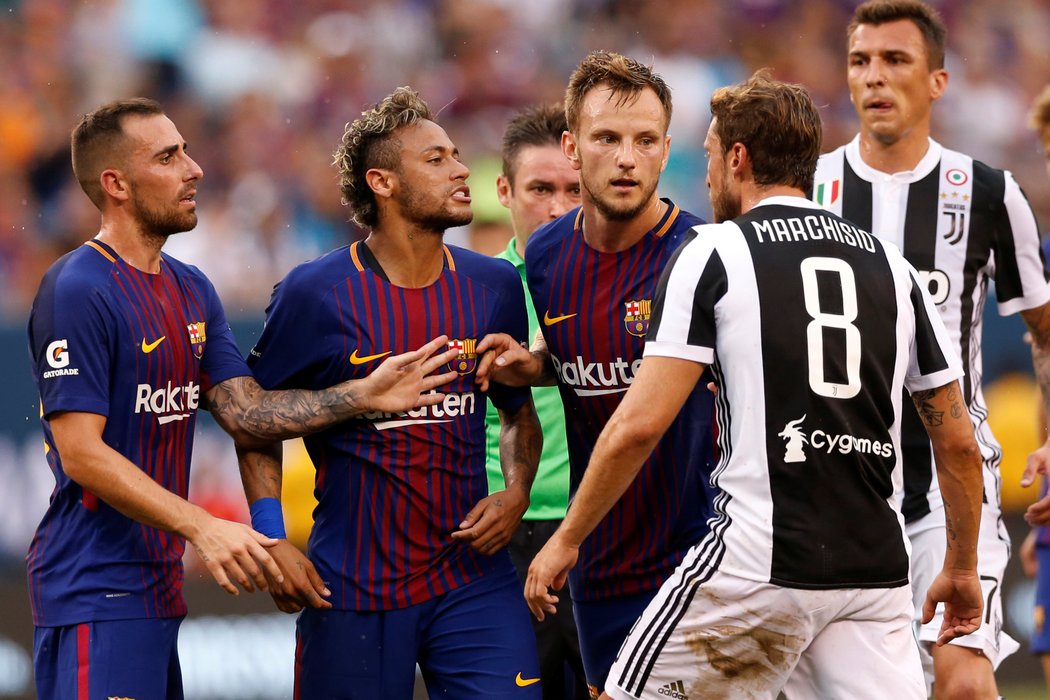 Roztržka mezi hráči Juventusu a Barcelony po faulu na Neymara