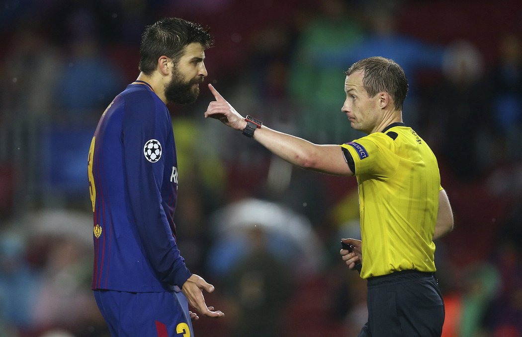 Gerard Piqué se zlobí marně, vyloučen za ruku byl oprávněně