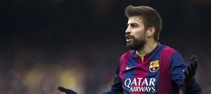 Gerard Pique v zápase Barcelony s Málagou