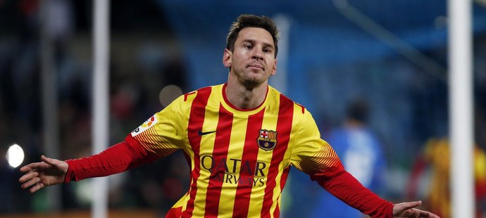 Messi slaví jeden z gólů do sítě Getafe
