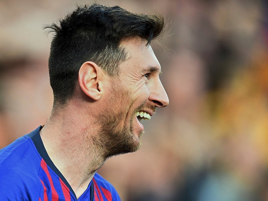 Vysmátý Lionel Messi během zápasu s Villarrealem