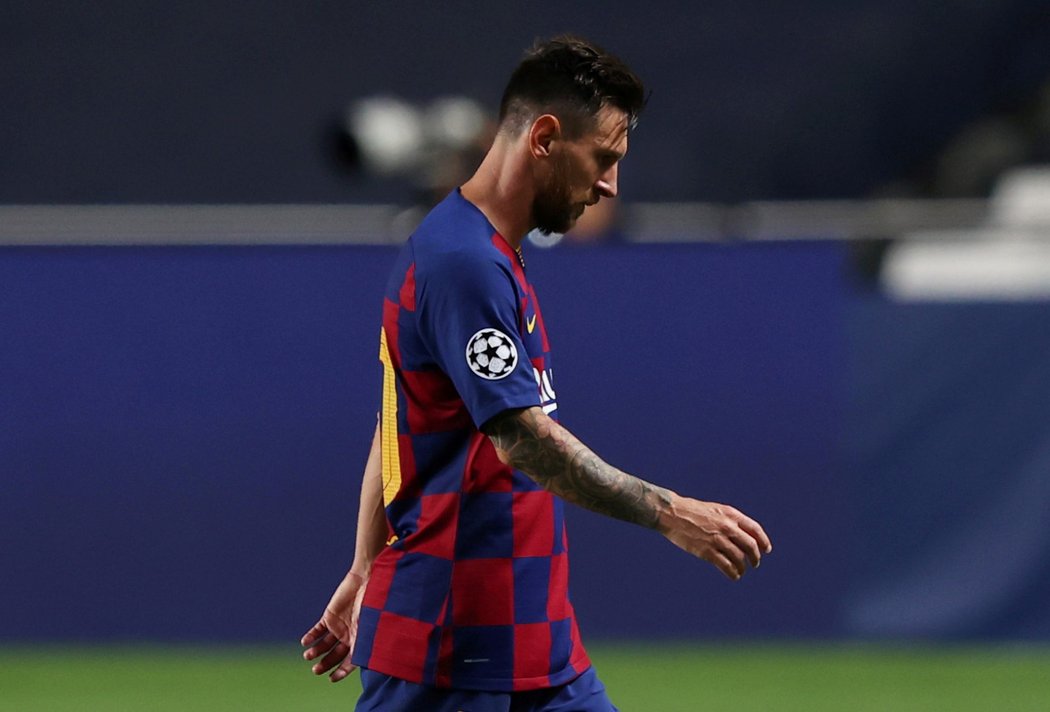 Argentinský kapitán Barcelony Lionel Messi po vyřazení ve čtvrtfinále Ligy mistrů od Bayernu Mnichov