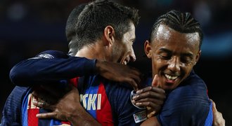 Barcelona - Plzeň 5:1. Na úvod debakl, naději uhasil Lewa. Trefil se i Sýkora