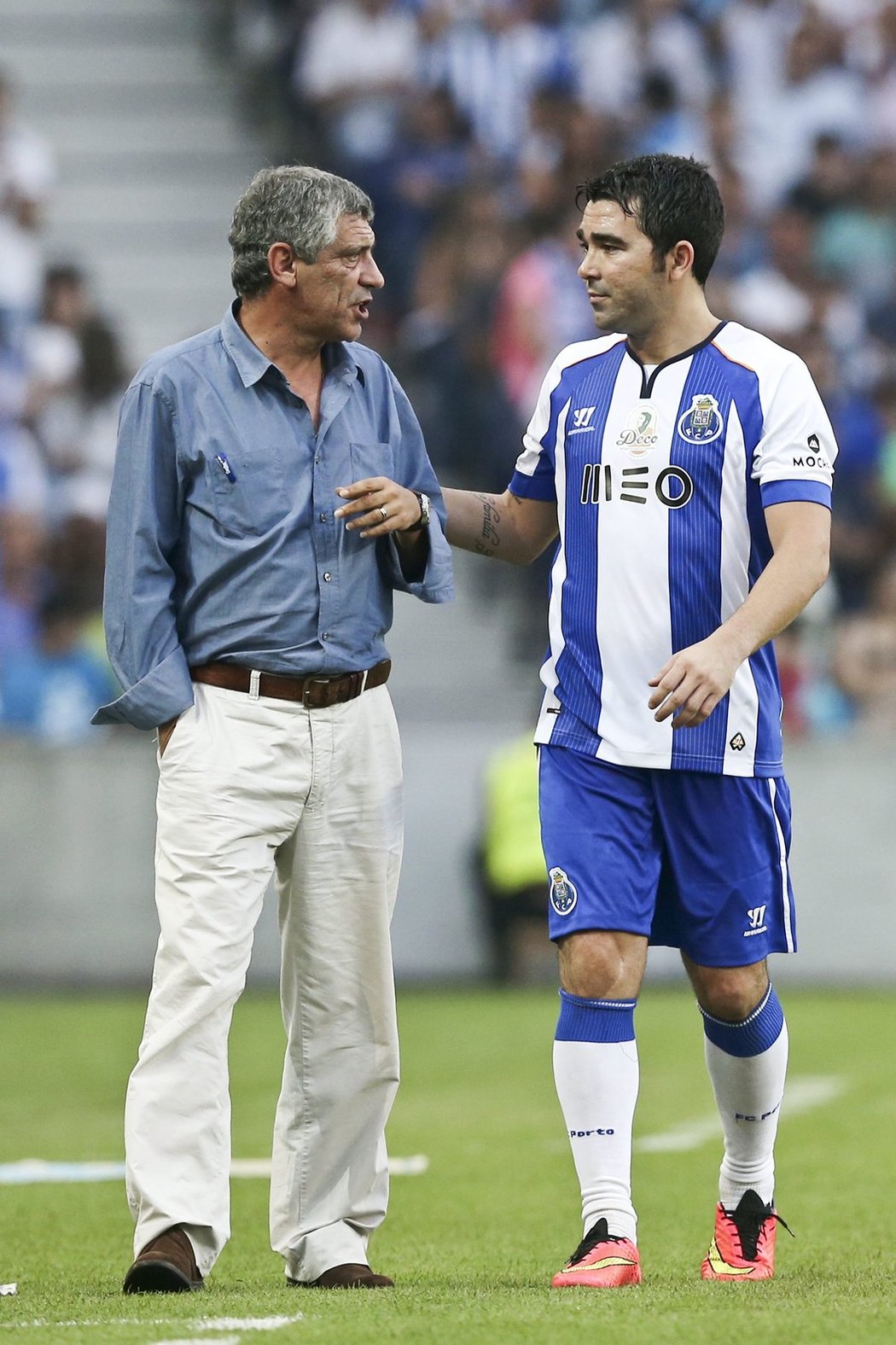 Na rozlučce Deca se objevil i bývalý trenér Řecka Fernando Santos