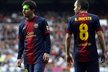 Zklamané hvězdy Barcelony Lionel Messi a Andrés Iniesta po prohře s Realem Madrid