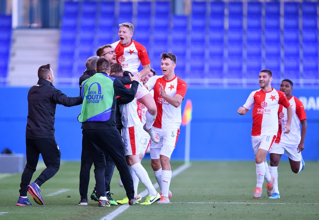 Obrovská radost. Juniorská Slavia vybojovala velké vítězství na půdě Barcelony.