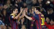 Lionel Messi se raduje s Alexisem Sánchezem z branky do sítě Almérie