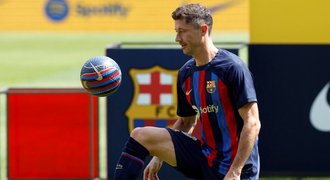 Lewandowski a spol. můžou v La Lize hrát. Barcelona je stihla zaregistrovat