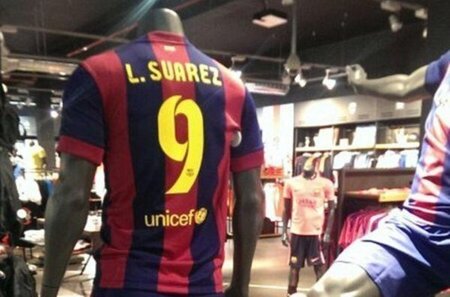 Dres Barcelony s devítkou a jménem Suárez. Opravdu skončí uruguayský ostrostřelec ve Španělsku?
