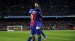 Gólová radost barcelonských hvězd Luise Suáreze a Lionela Messiho v duelu s Valencií