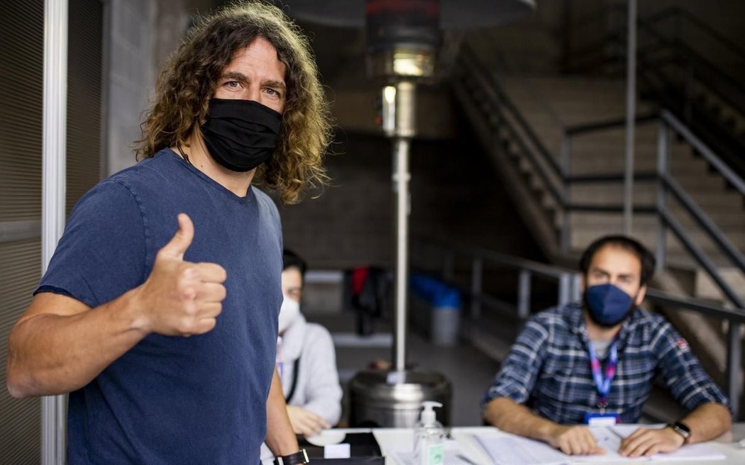 Svůj hlas při volbách prezidenta Barcelony odevzdal i Carles Puyol