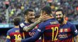 Hráči Barcelony se radují z gólu