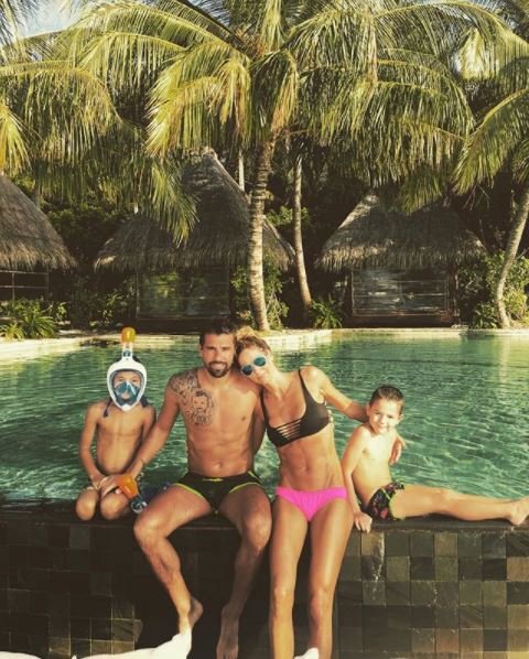 Milan Baroš s rodinou tráví dovolenou na Maledivách
