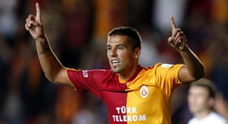 Baroš následuje Lafatu! Střelec Galatasaraye si připsal 100. ligový gól