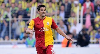 Galatasaray chtěl vyměnit Baroše za Quaresmu, Besiktas to odmítl