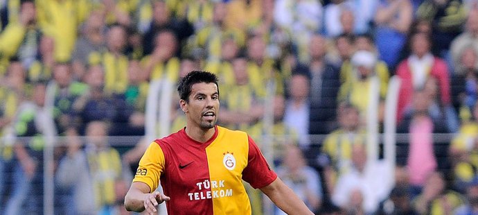 Milan Baroš v dresu Galatasaraye Istanbul. Nyní se jedná o přestupu útočníka, ale problém je, že zájemci zatím nedokážou uspokojit požadavky Baroše a jeho klubu.