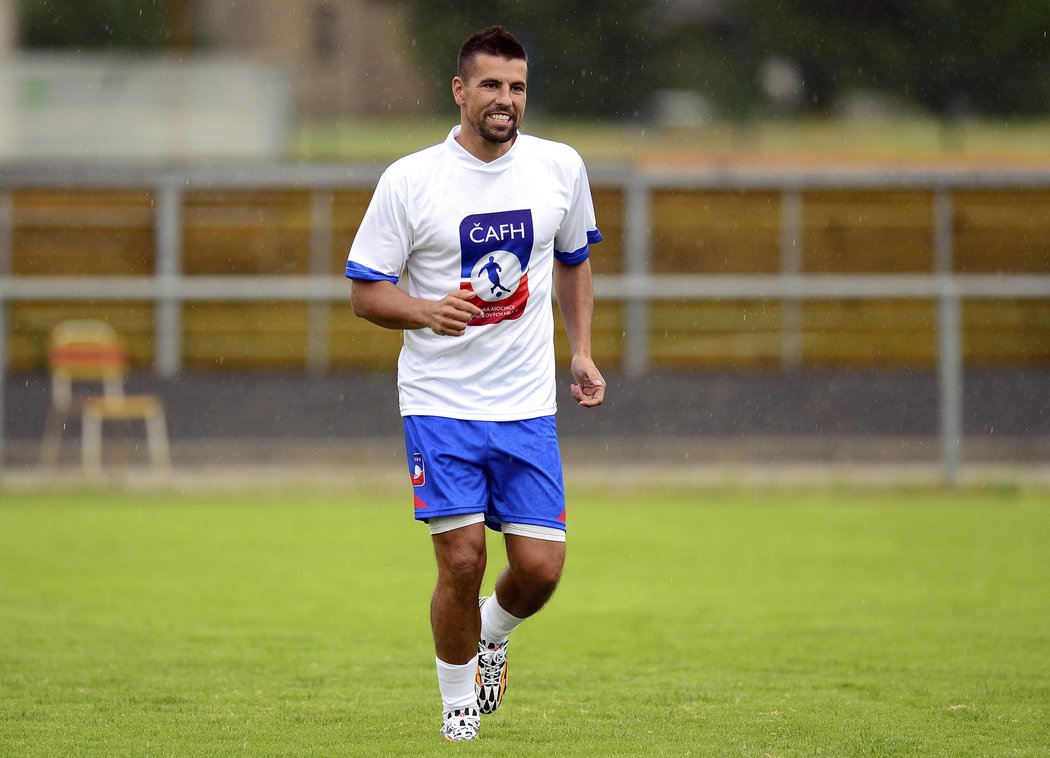Milan Baroš začal trénink poté, co půl roku nesměl hrát kvůli zraněnému kolenu