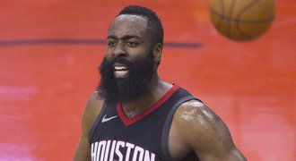 Houston s Hardenem slaví postup. Toronto vede nad Washingtonem