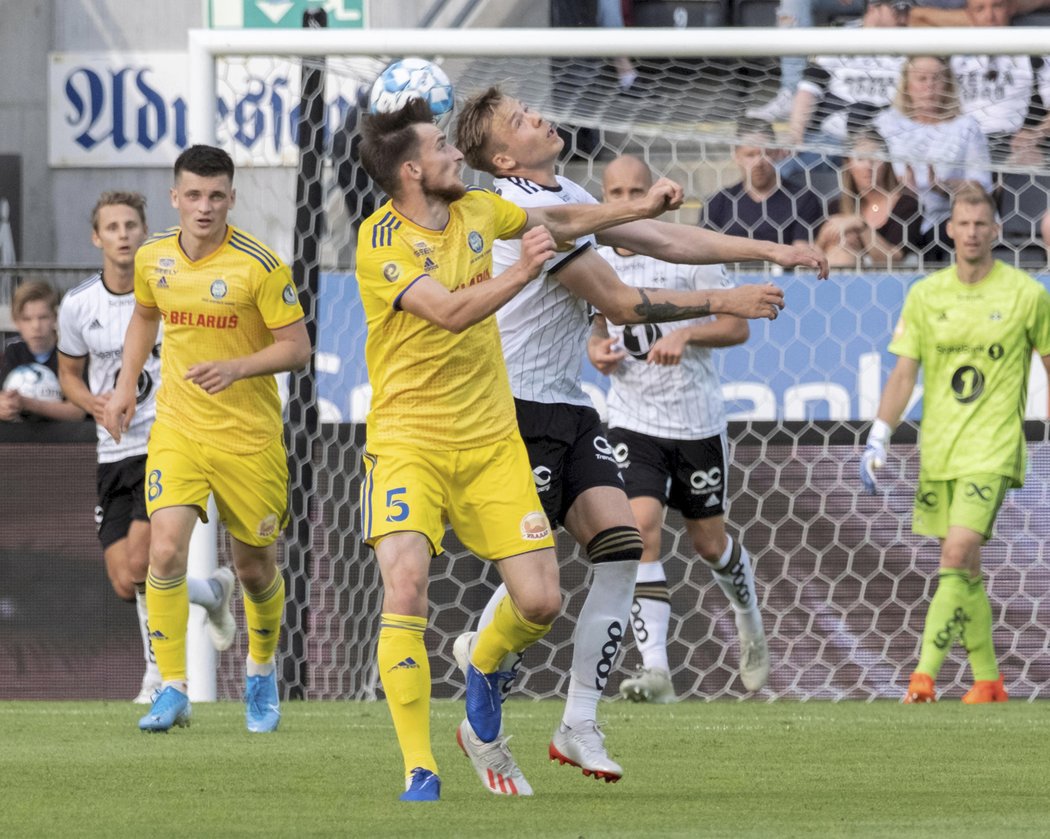 Momentka ze zápasu druhého předkola mezi norským Rosenborgem Trondheim a BATE Borisov