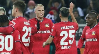 Hložek byl u dvou gólů, má čtvrtý bod v bundeslize. Bayer najel na vítězství