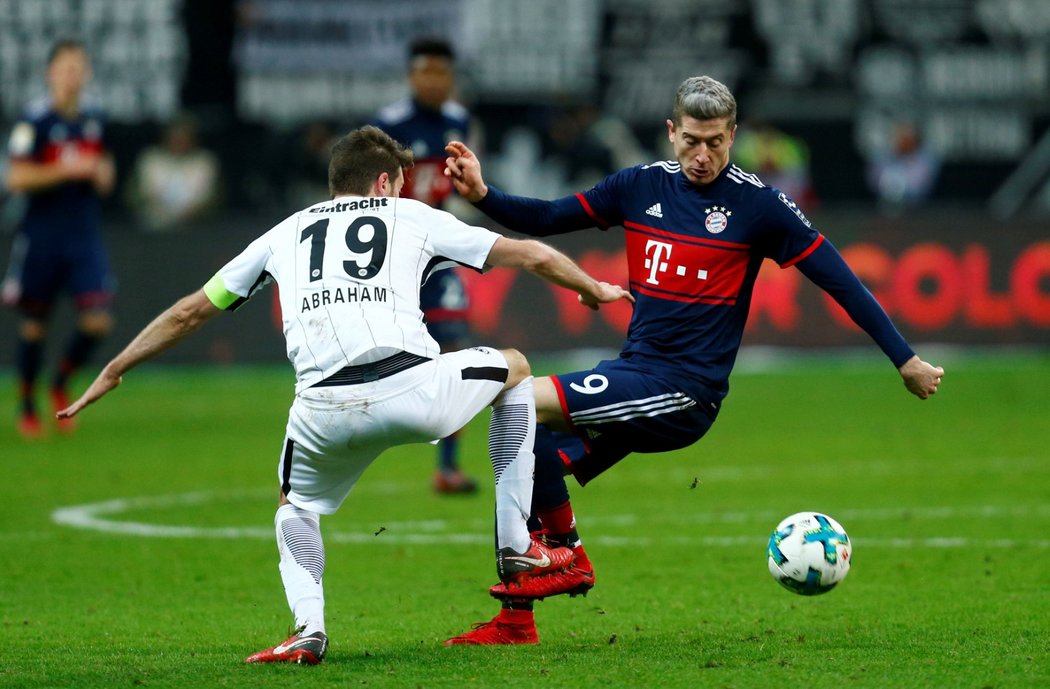 Ostrostřelec Lewandowski se proti Eintrachtu neprosadil