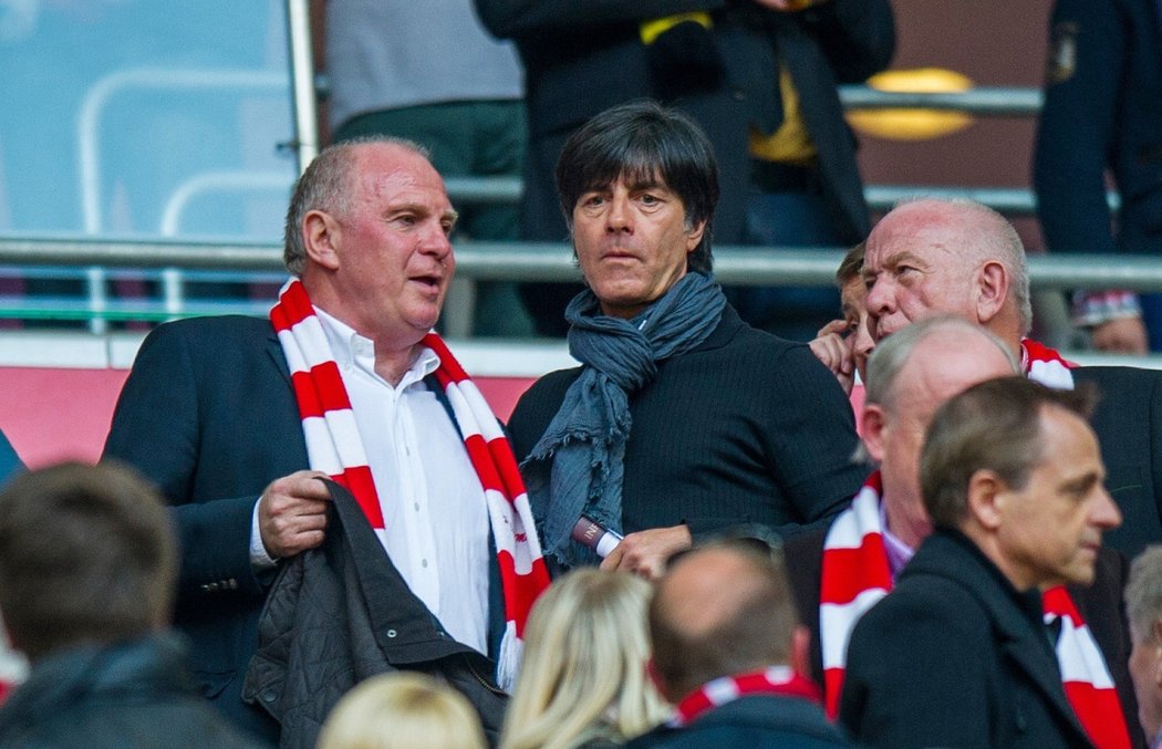 Bývalý mistr světa a Evropy Uli Hoeness by měl od ledna znovu působit ve fotbalovém Bayernu Mnichov. V březnu odstoupil z funkce prezidenta slavného německého klubu kvůli odsouzení za daňové úniky.