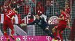 Fotbalisté Bayernu Mnichov vyhráli v 6. kole německé fotbalové ligy nad Wolfsburgem 5:1. Všechny góly nasázel Robert Lewandovski