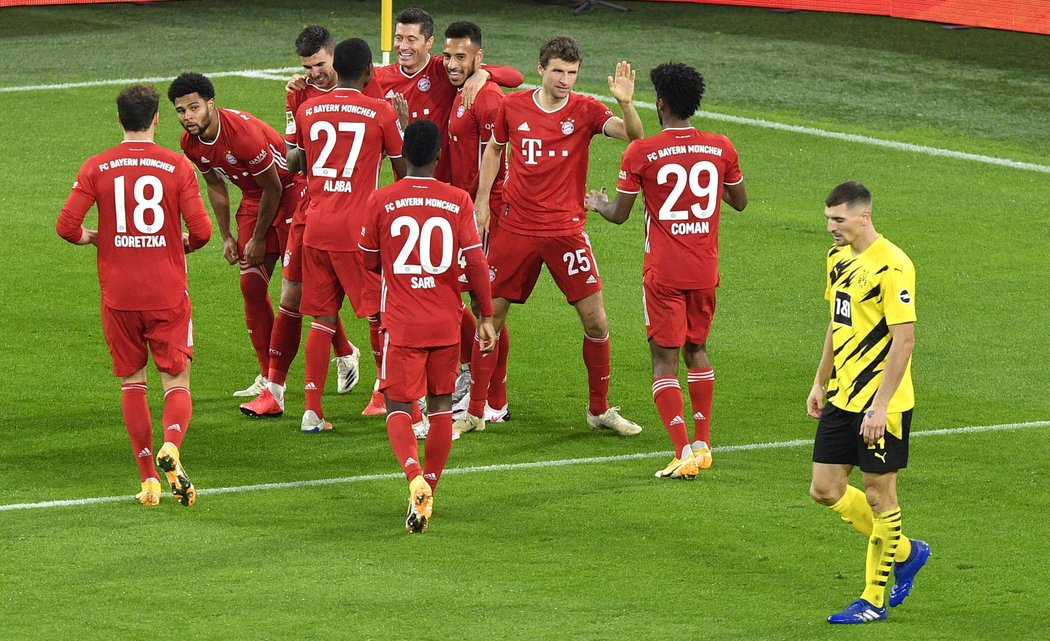 Bayern Mnichov vyhrál přímý souboj o první místo v německé fotbalové lize v Dortmundu 3:2