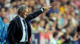 UEFA si zasedla na Mourinha!? Rozhodčí zase zabil pohárový zápas, stěžuje si