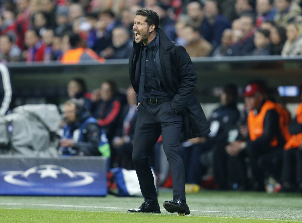 Trenér Atlétika Madrid Diego Simeone v zápase proti Bayernu Mnichov