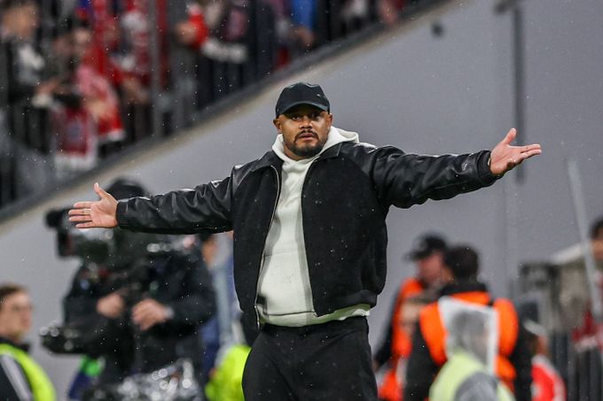 Strach o trenéra Bayernu! Kompany po kolapsu opustil nemocnici, lékaři odhalili příčinu Strach o trenéra Bayernu! Kompany po kolapsu opustil nemocnici, lékaři odhalili příčinu
