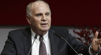 Hoeness prosil o druhou šanci. Dostal ji, je znovu prezidentem Bayernu