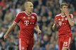 Zklamané hvězdy Bayernu. Arjen Robben s Thomasem Muellerem po úvodním semifinále Ligy mistrů s Realem Madrid