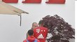 Robert Lewandowski a Jerome Boateng opouštějí po vzájemné hádce trénink Bayernu