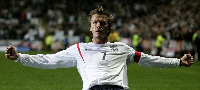 David Beckham se loučí. Po dvacet let trvající hvězdné kariéře pověsil kopačky na hřebík a na trávník v budoucnu vyběhne už jen pro radost