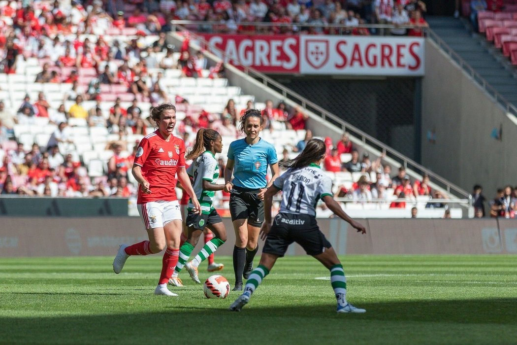 Zápas ženského celku Benfica Lisabon se stal prvním, kde padla bílá karta