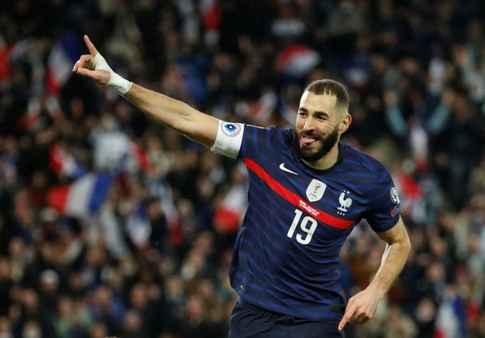 Giroud se nemusí bát. Benzemův návrat nyní neřešíme, říká Deschamps Giroud se nemusí bát. Benzemův návrat nyní neřešíme, říká Deschamps