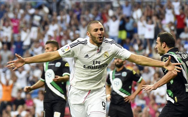 Karim Benzema v dresu Realu Madrid Karim Benzema v dresu Realu Madrid