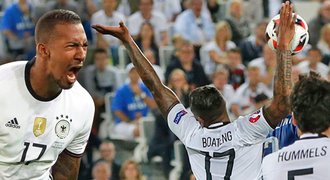 Dobrý soused v obraně Boateng září. Volejbalový úlet Němci přežili