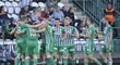 Fotbalisté Bohemians se radují ze vstřelené branky v duelu s Olomoucí