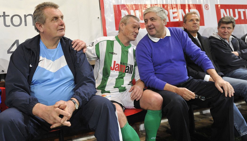 Bývalý gólman Bohemians Zdeněk Hruška byl v pořádném šoku, když se dozvěděl, že zemřel jeho někdejší spoluhráč z Vršovic František Jakubec.